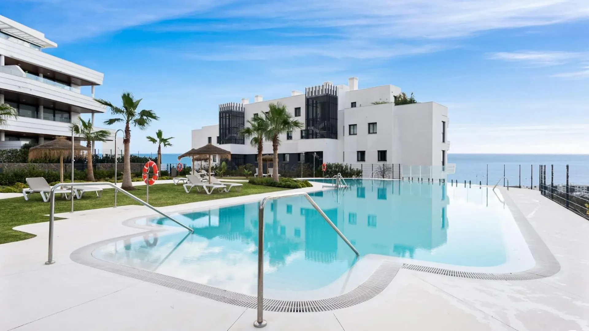 Vivi Homes - Sixsenses Pool, Golf, Patio & Sea View Fuengirola