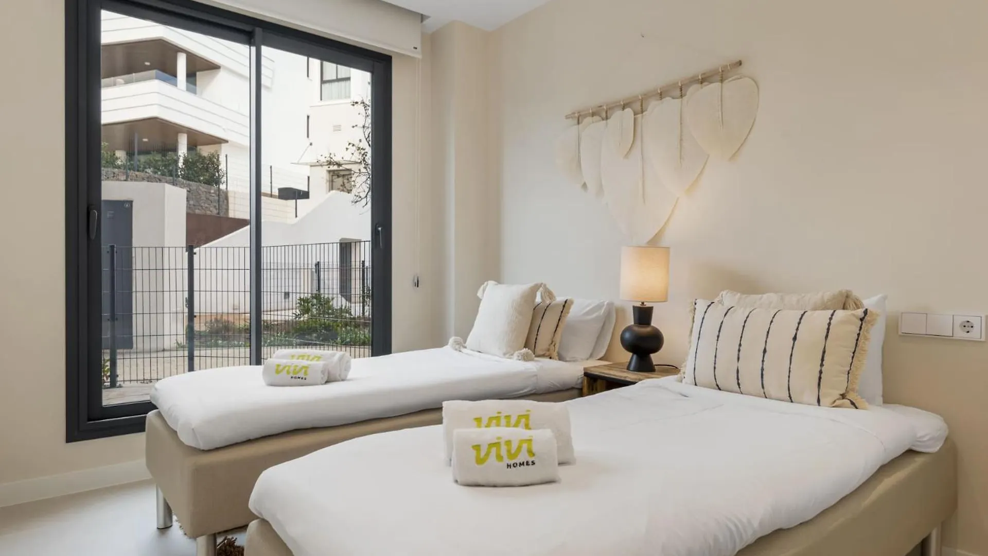 Vivi Homes - Sixsenses Pool, Golf, Patio & Sea View Fuengirola Apartment