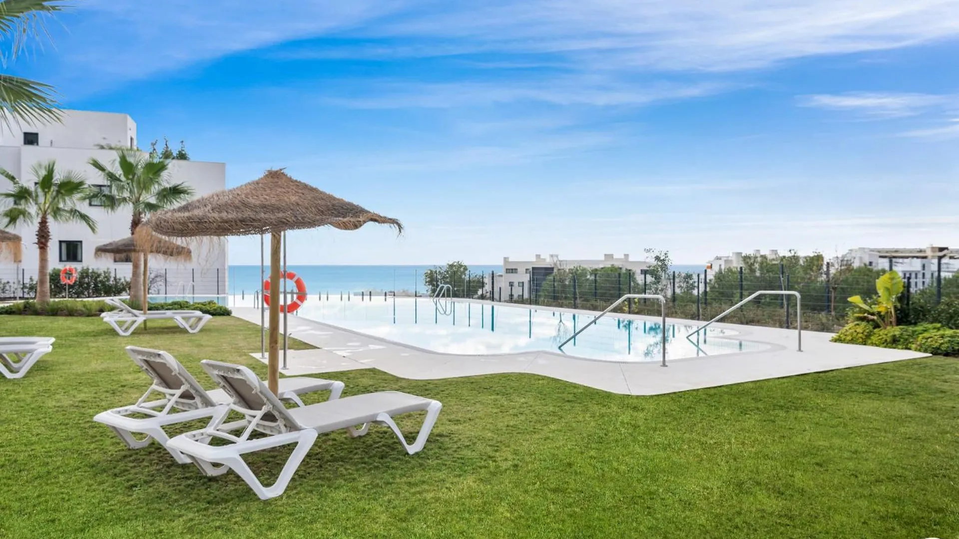 Vivi Homes - Sixsenses Pool, Golf, Patio & Sea View Fuengirola Apartment